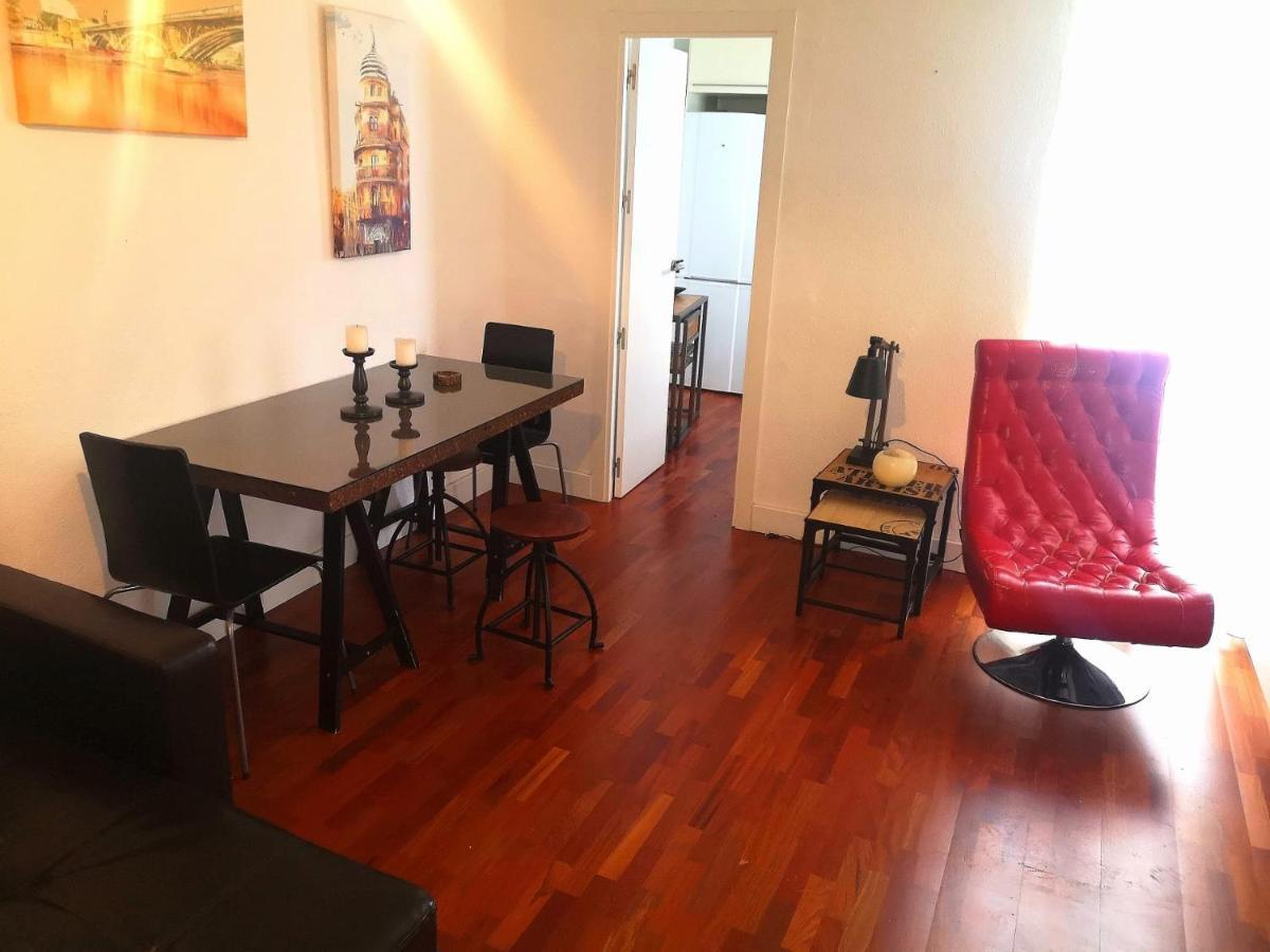 Apartamento Vacacional Santa Cruz Seville Luaran gambar
